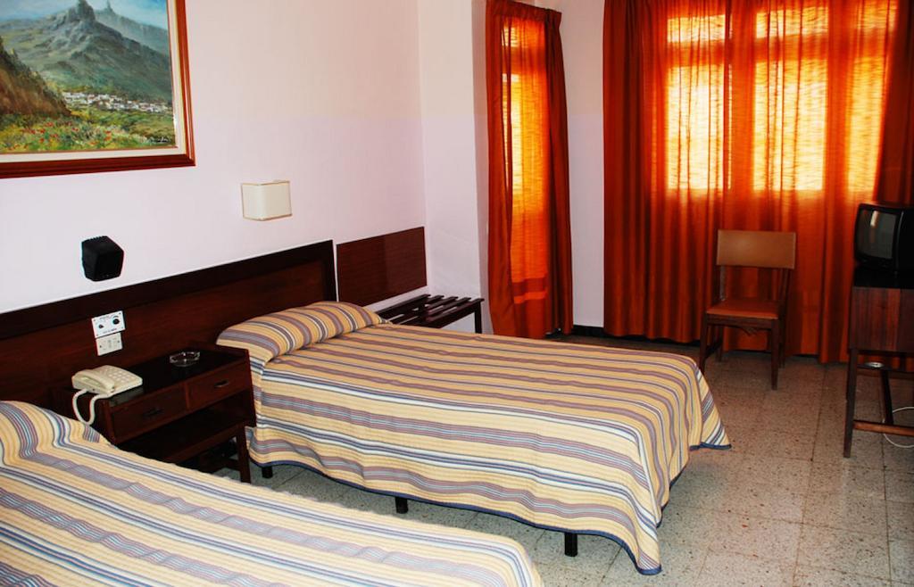 Hotel Olympia Las Palmas Room photo